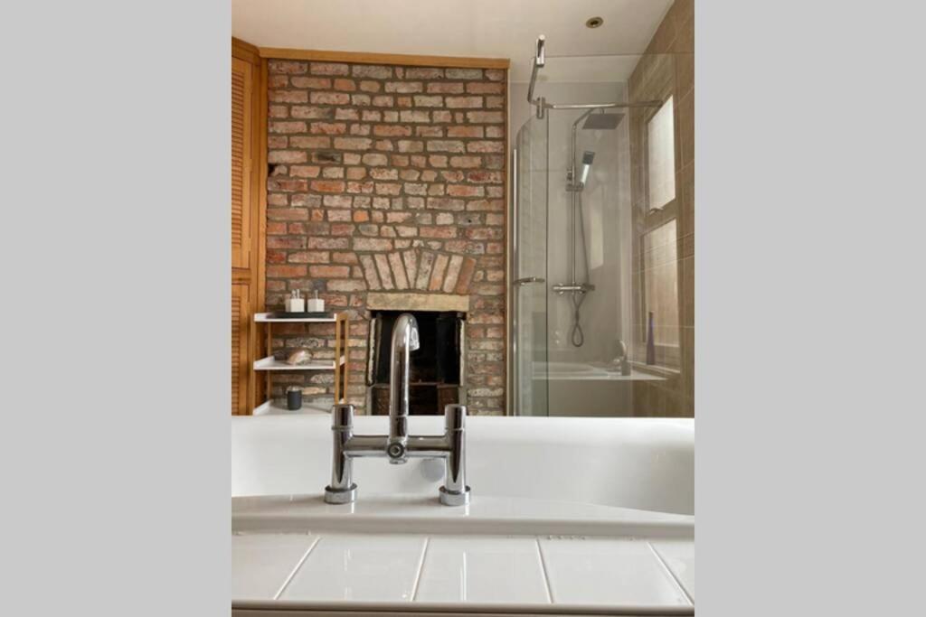 Willa 200 Year Old Large Townhouse With Sea Views Scarborough Zewnętrze zdjęcie