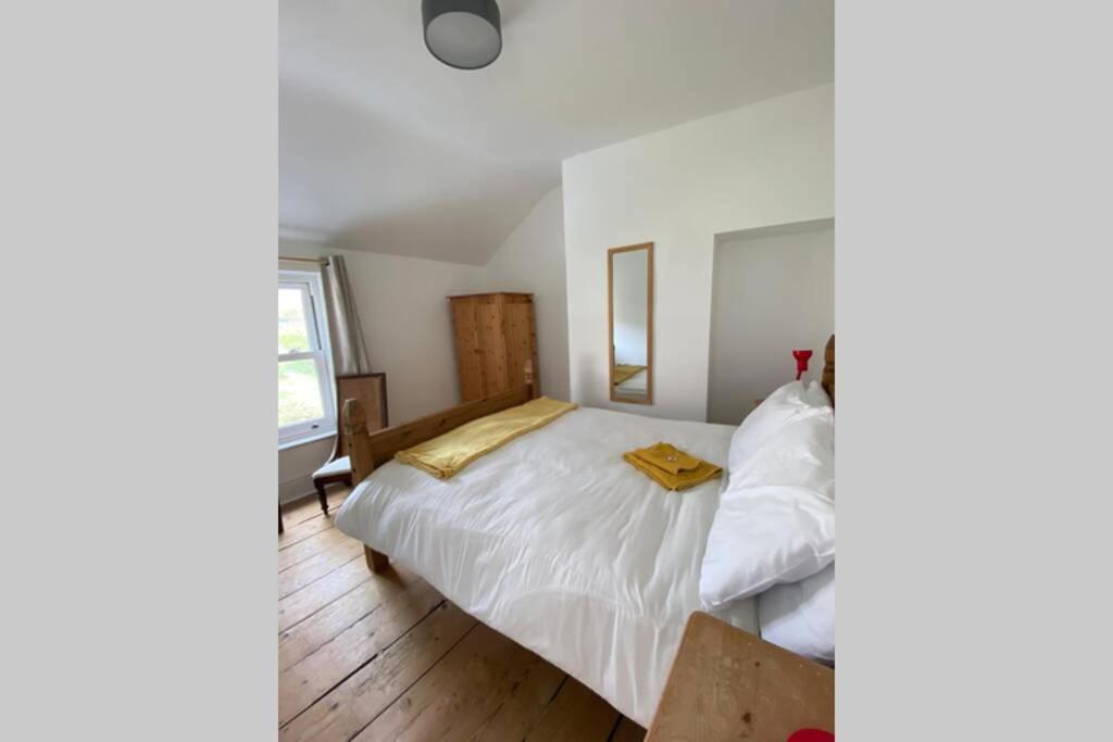 Willa 200 Year Old Large Townhouse With Sea Views Scarborough Zewnętrze zdjęcie
